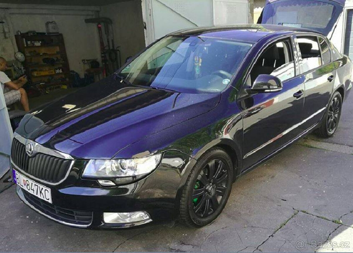 Mracitka SKODA SUPERB 2 - 12