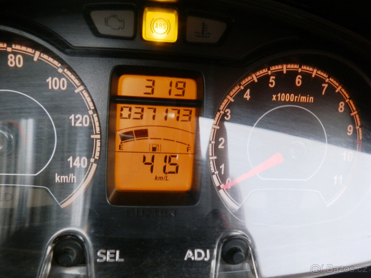 Suzuki Burgman 125 (2018) - 12