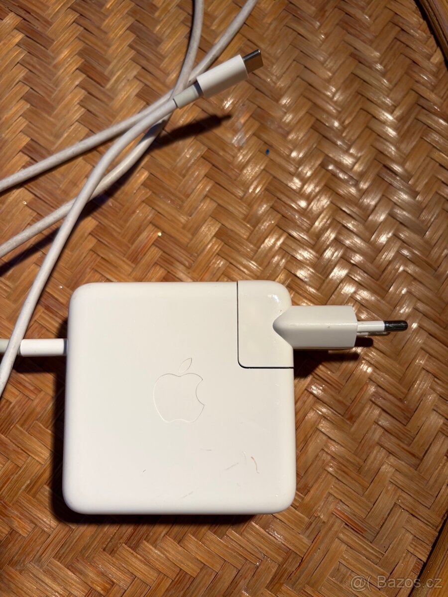 MacBook Pro 13” (2016) – 8GB RAM / 512GB SSD - 12