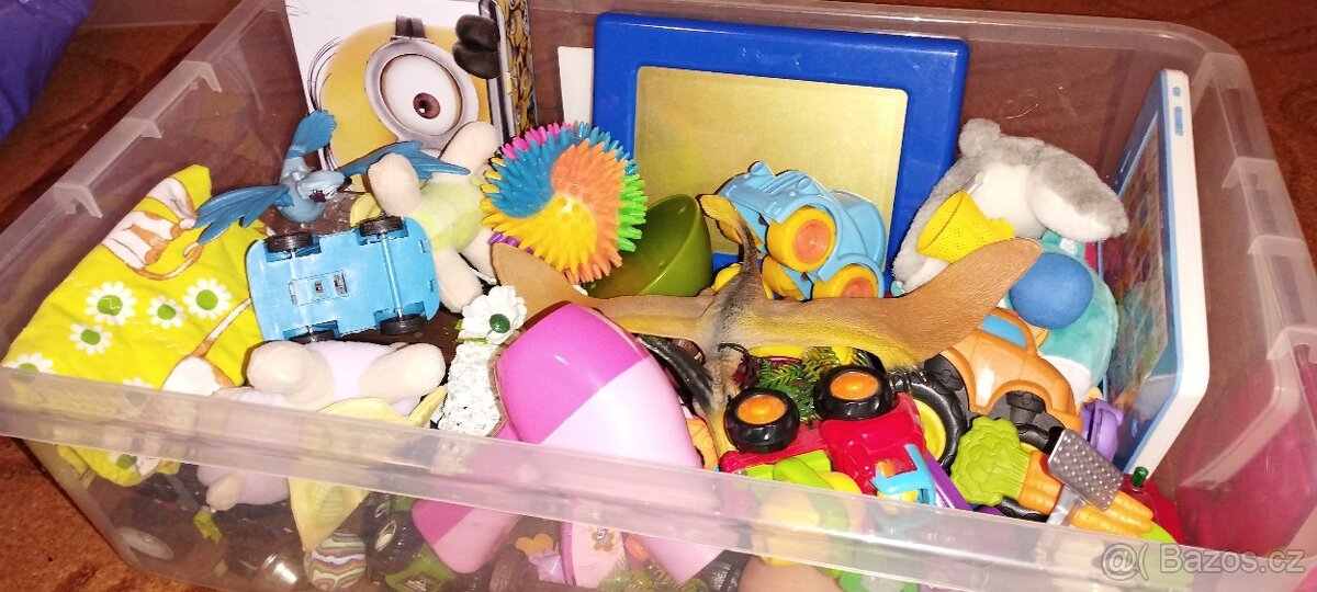 Plný úložný box hraček...všeho chuť - 12