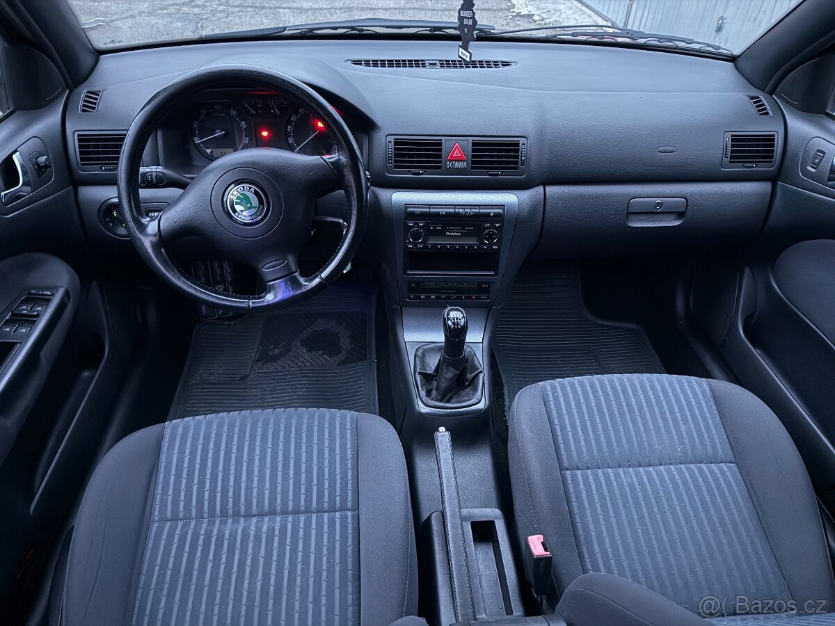 Škoda octavia 1.8t Tour - 12