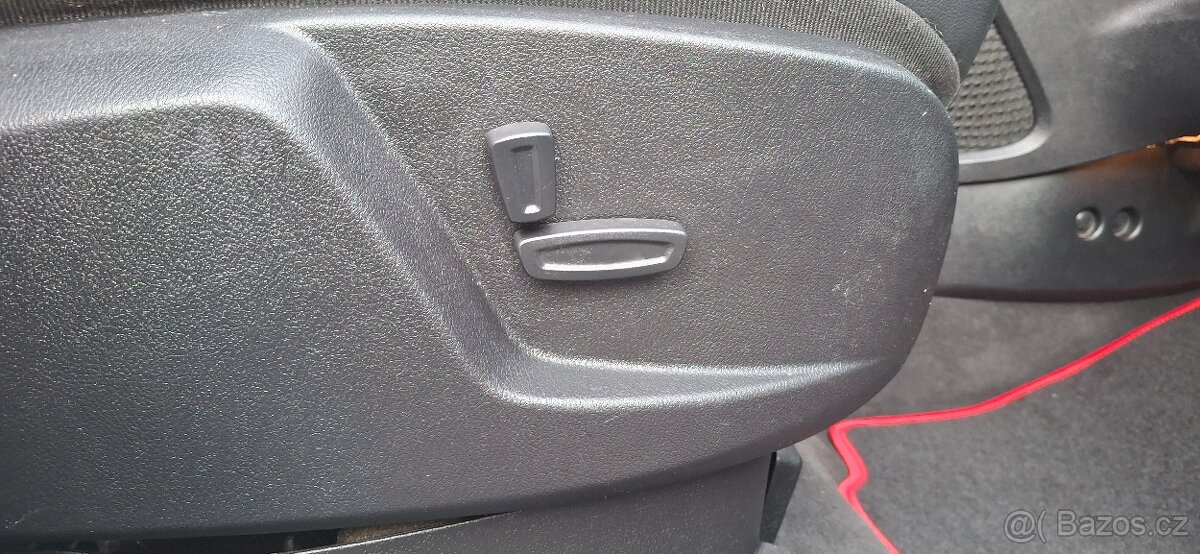 Ford S-max, 2.2 TDCI, TITANIUM S,147 KW, 7 míst - 12