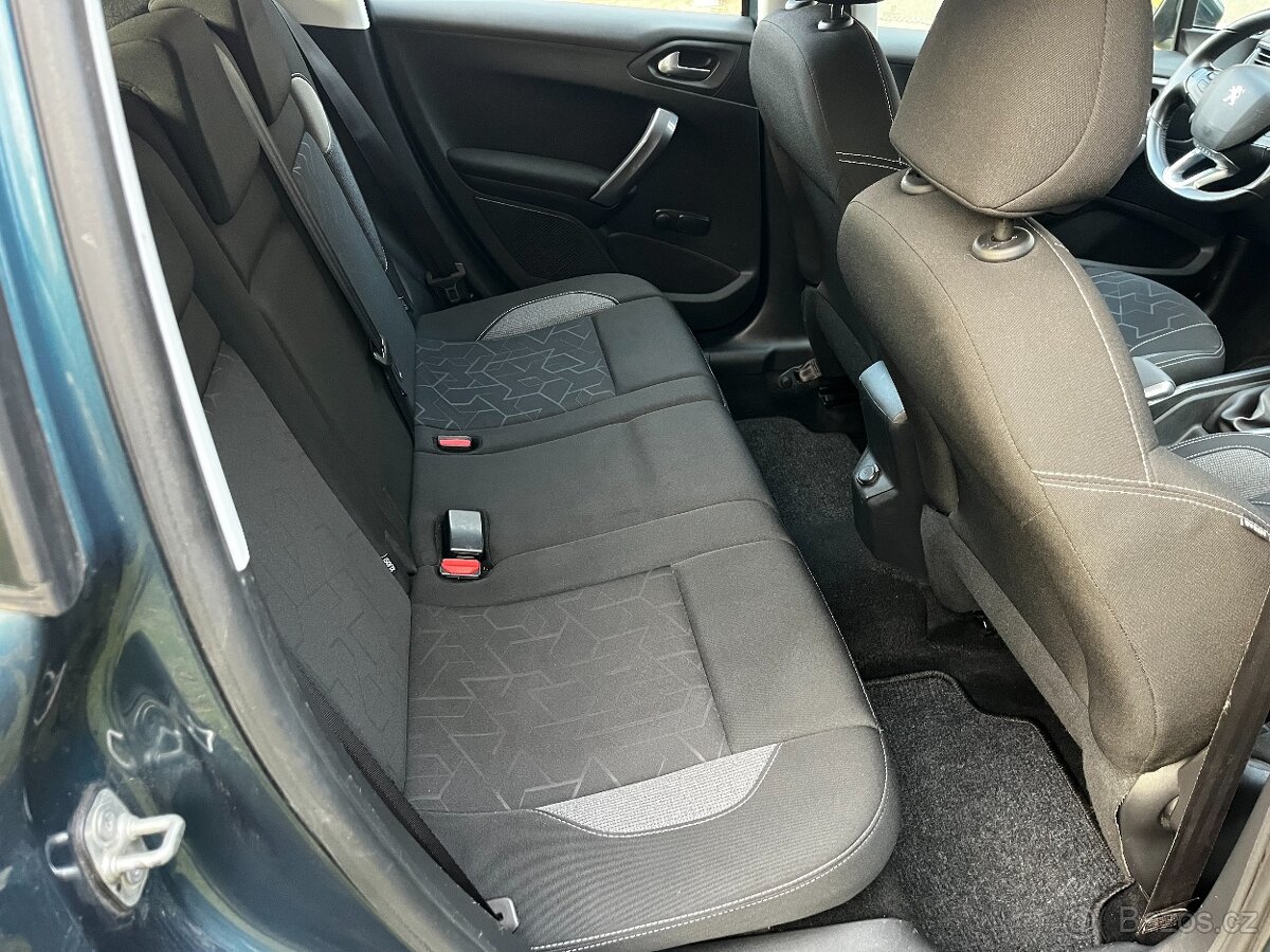 Peugeot 2008 1.2i 81Kw r.v2016 Nové v ČR - 12