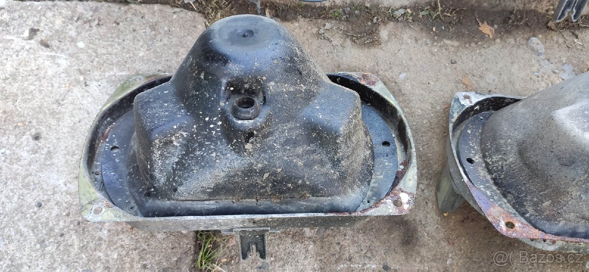 Hrnce předních světlometů škoda - 12