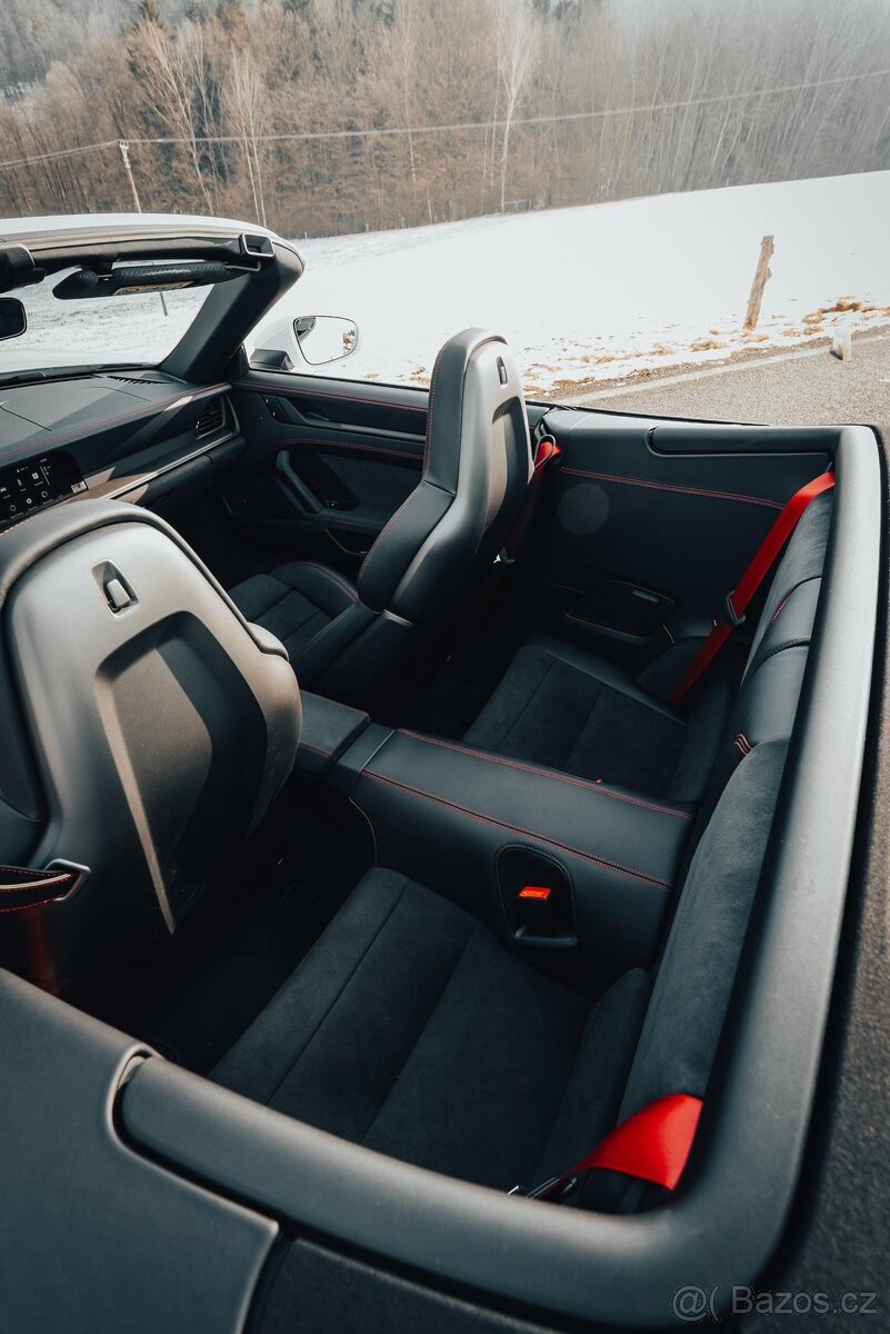 Porsche 911 Carrera GTS Cabriolet (992) - 12