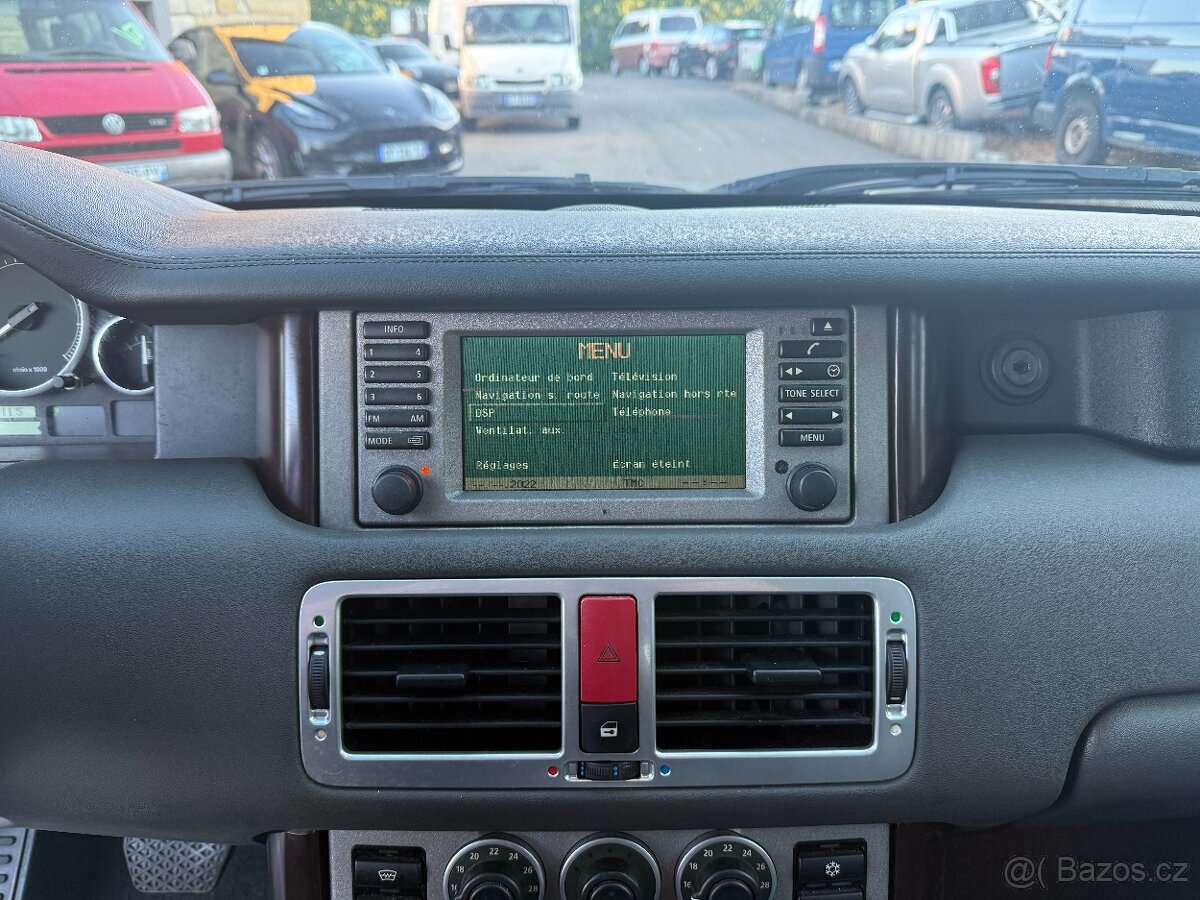 Land Rover Range Rover Vouge V8 - 12