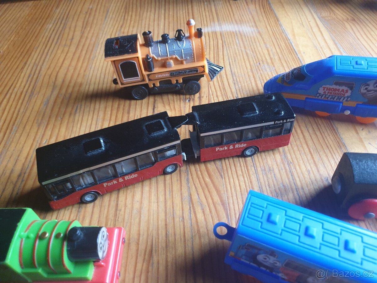 Vláčky vojáčci, figurky... - 12