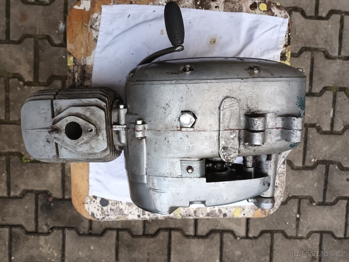 Jawa Pionýr motor - 12