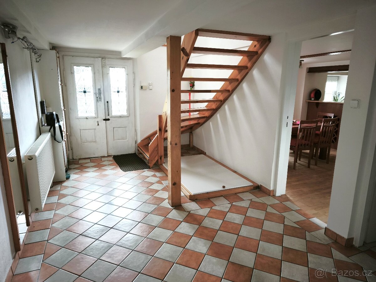 Prodej RD 3+1 se st.p. 1.954 m2 pro RD, sklad a opravny - 12