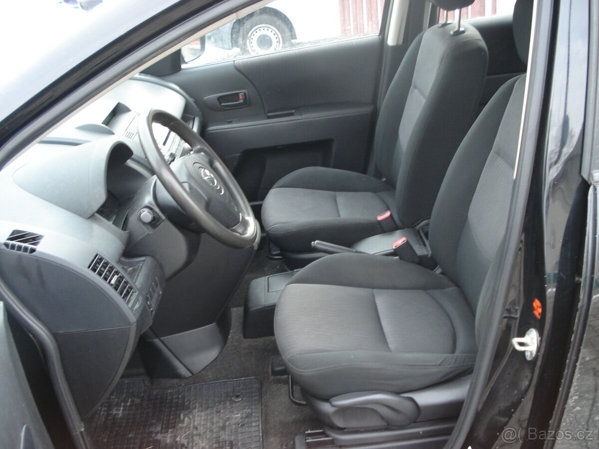 Mazda 5 2.0 D,5 MÍST - 12