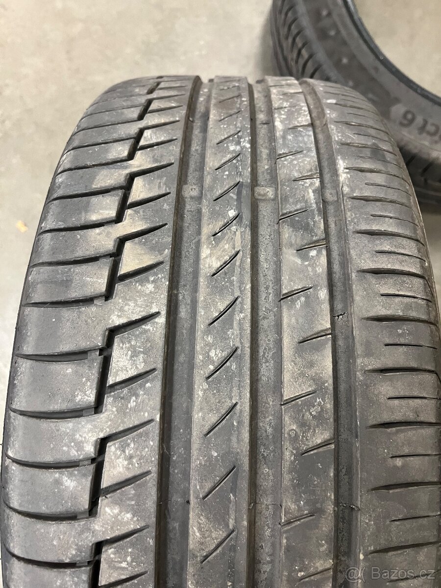Pneu 235/45r18 - 12