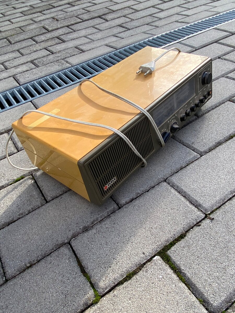 Retro rádio Tesla - 12