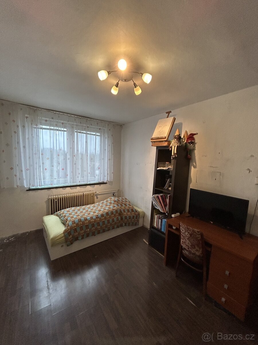 Prodej vyčleněné bytové jednotky v RD s parkovacími místy a - 12