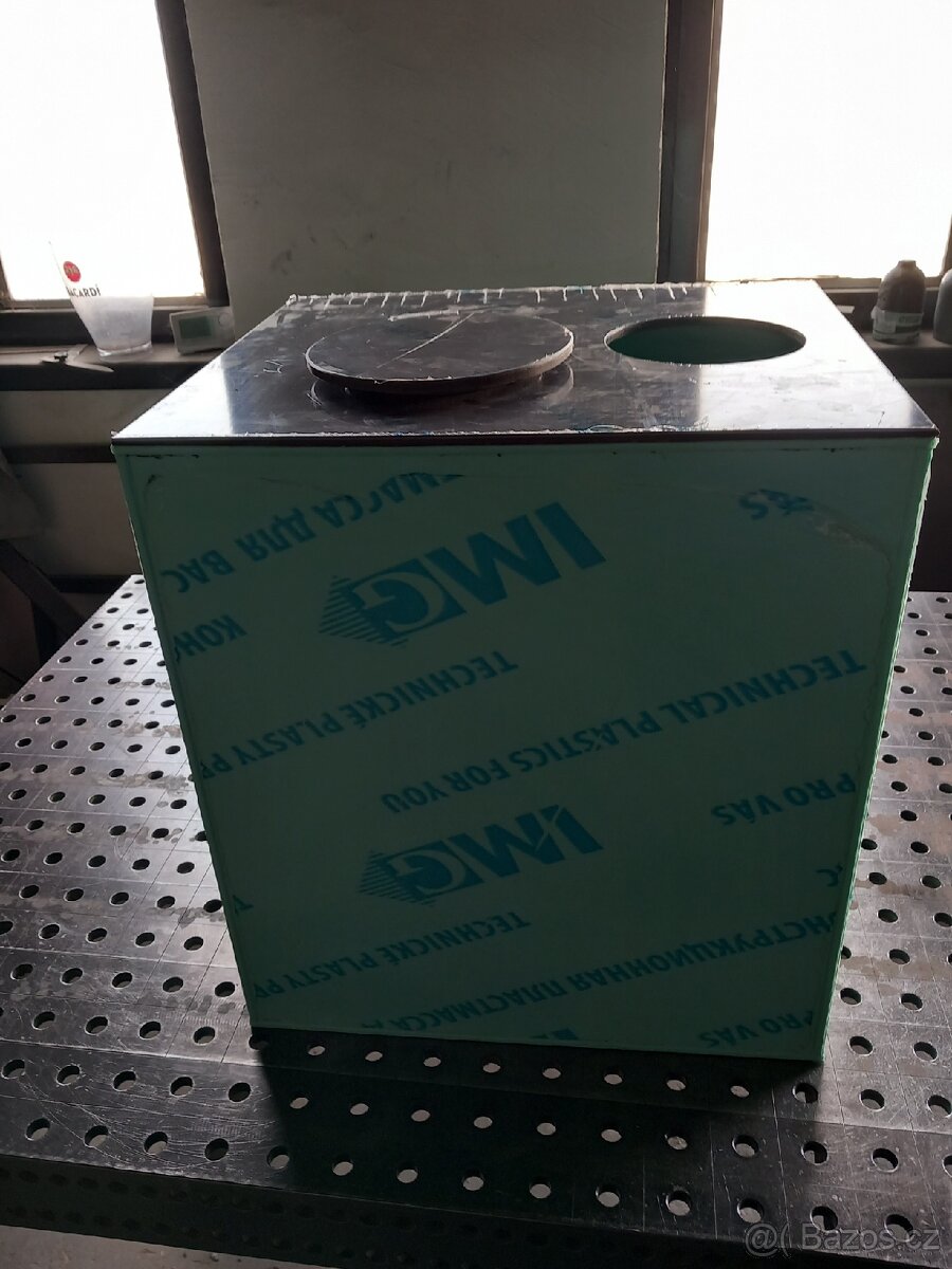 Plastové nádrže - 12