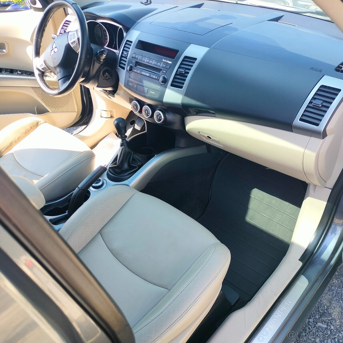 Mitsubishi Outlander 2,0 Di-D - 12