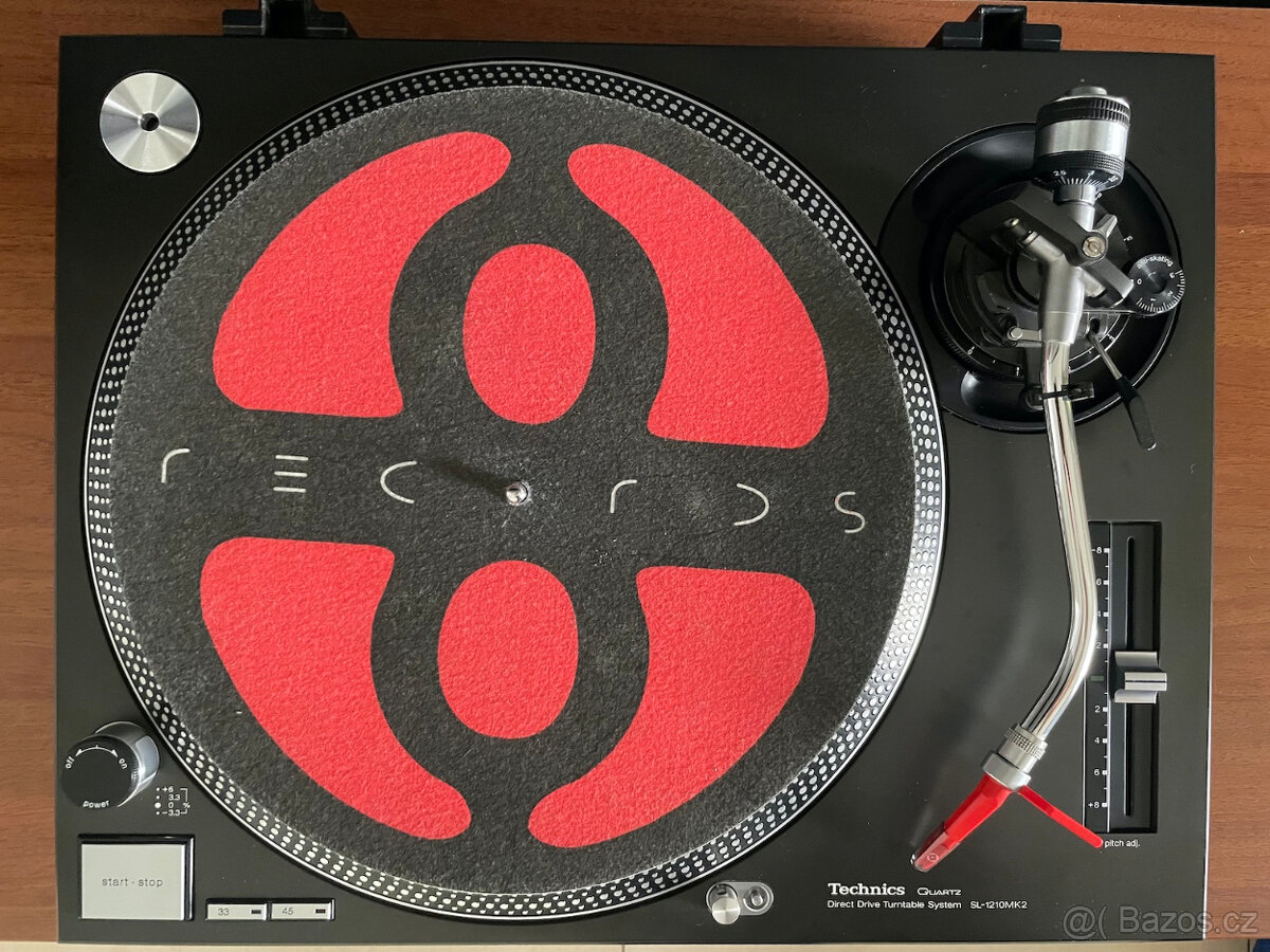 Technics SL 1200 - 12