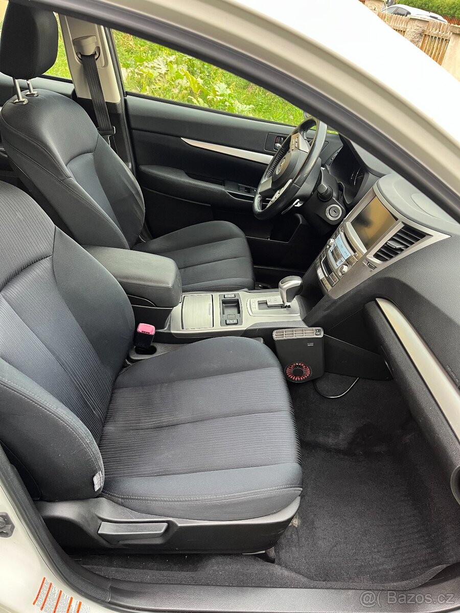Subaru Legacy 2.5 benzin - 12