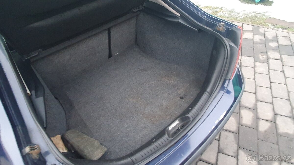 Ford Mondeo 1.8i - 12