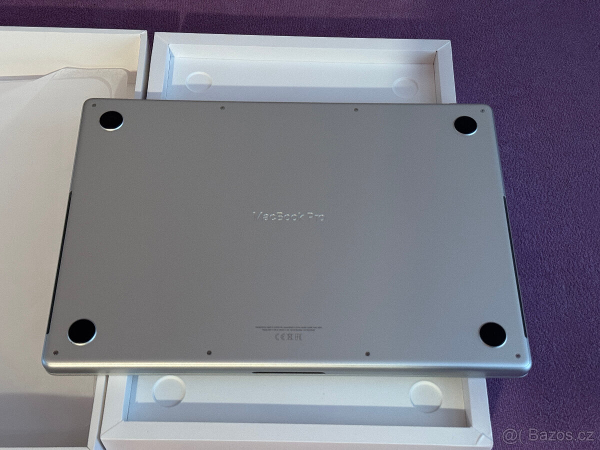 Macbook Pro 16" 2021 M1 16GB 512GB - 12