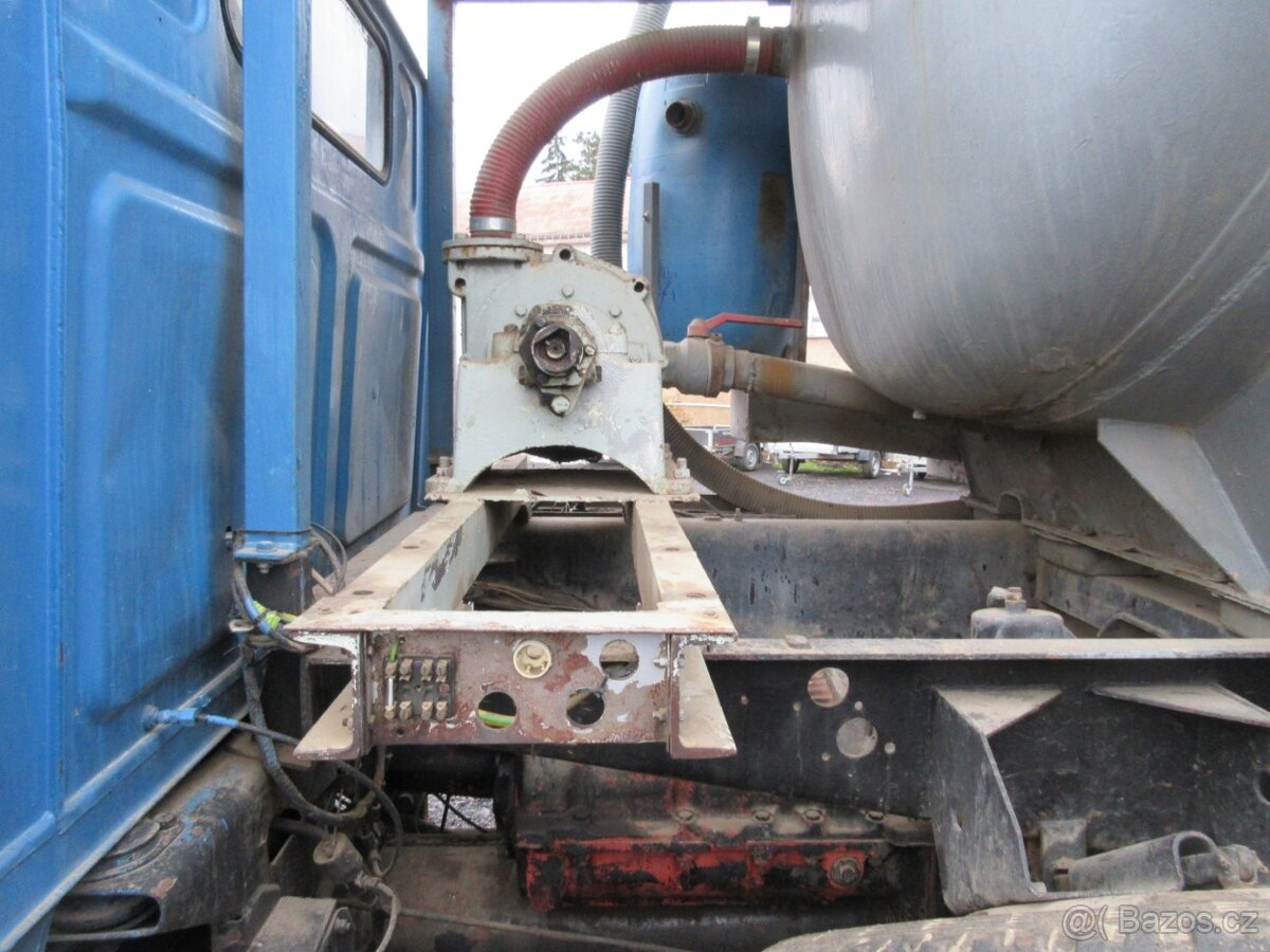 Tatra 148, cisternový vůz - 12