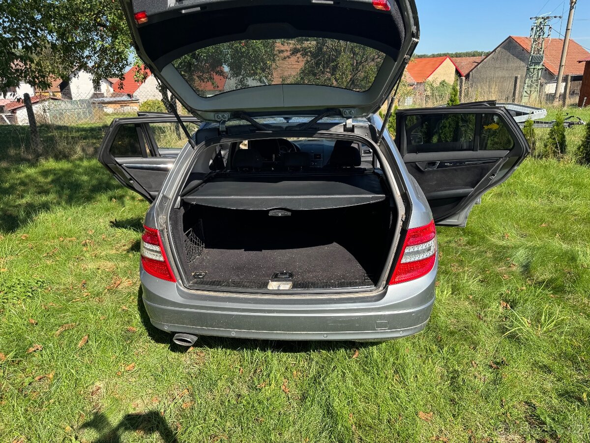 2012 Mercedes W204 C220 - 12