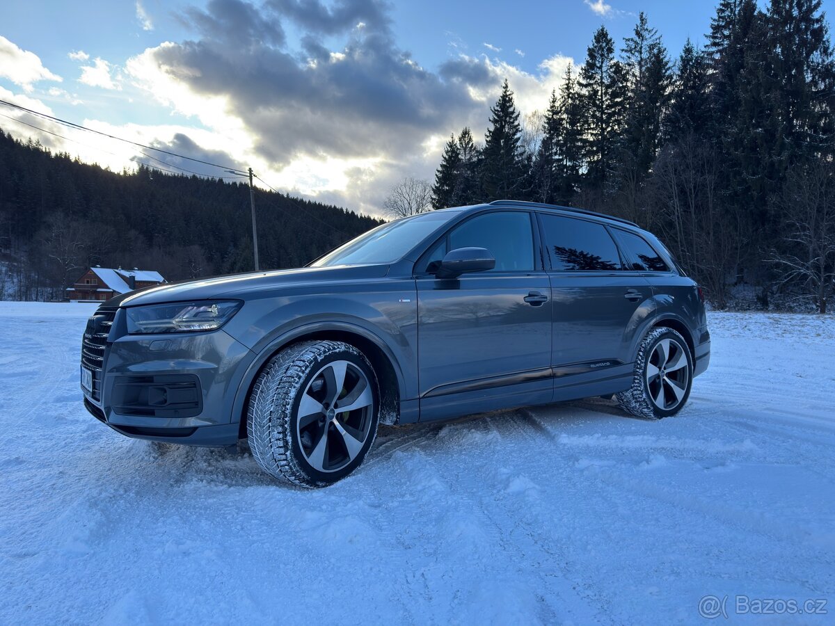 Audi Q7 S/S line, black edition, 8 TT, 7 míst - 12
