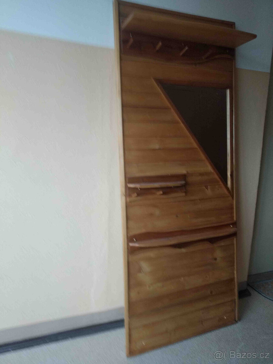 Předsíňová stěna,přírodní lakované dřevo se zrcadlem 174x70 - 12