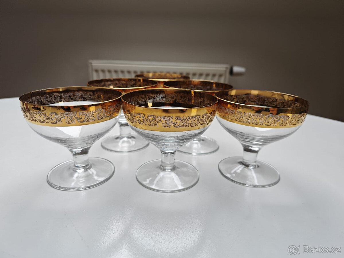 Sada ozdobných skleniček - 12