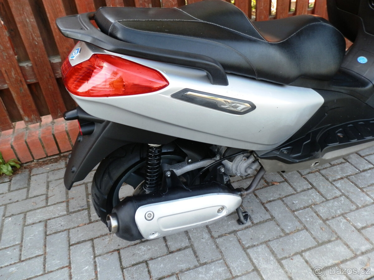 Piaggio X7 125 - 12