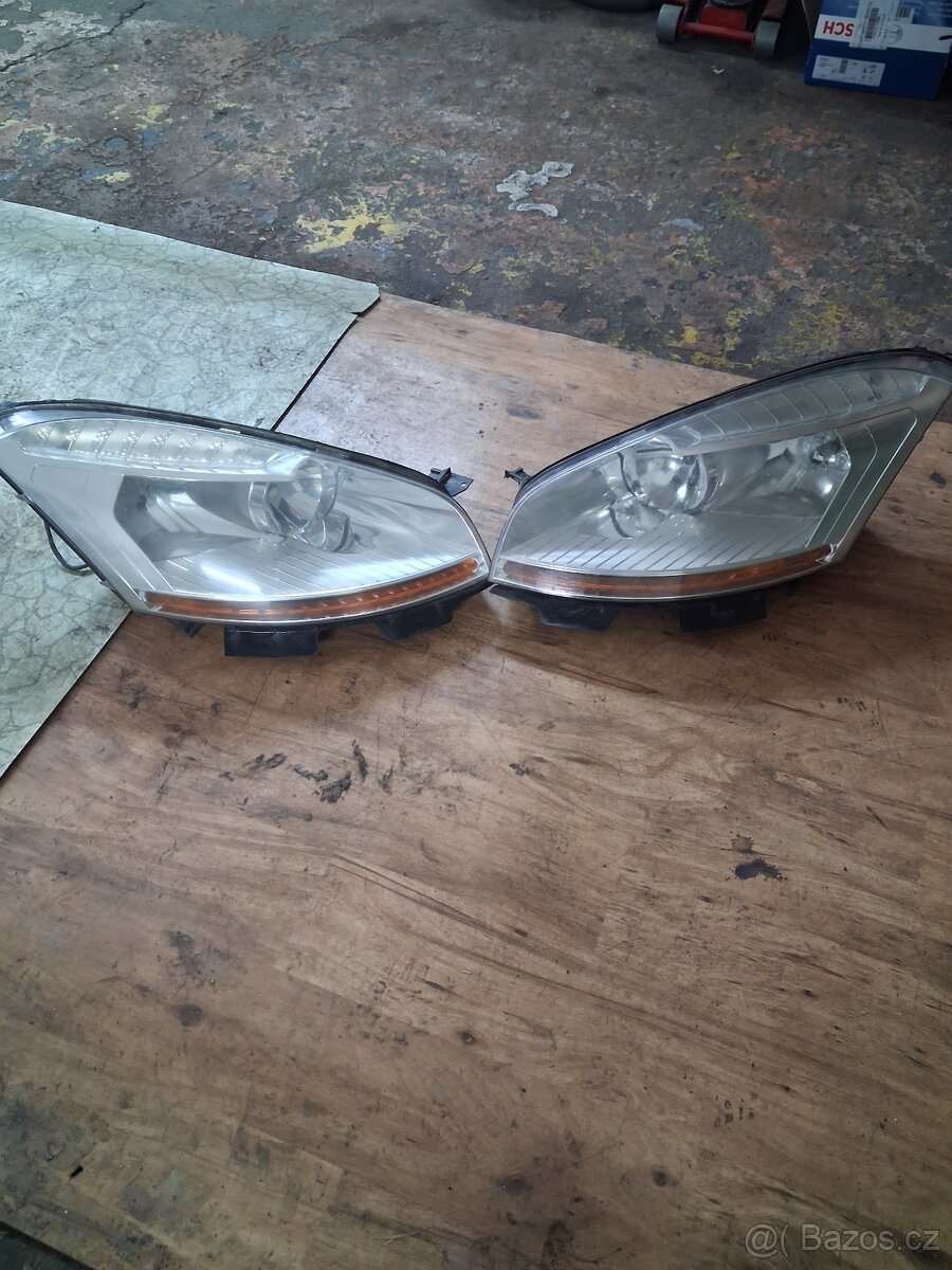 Předek,lampy C4 grand-picasso,rok 2009 - 12