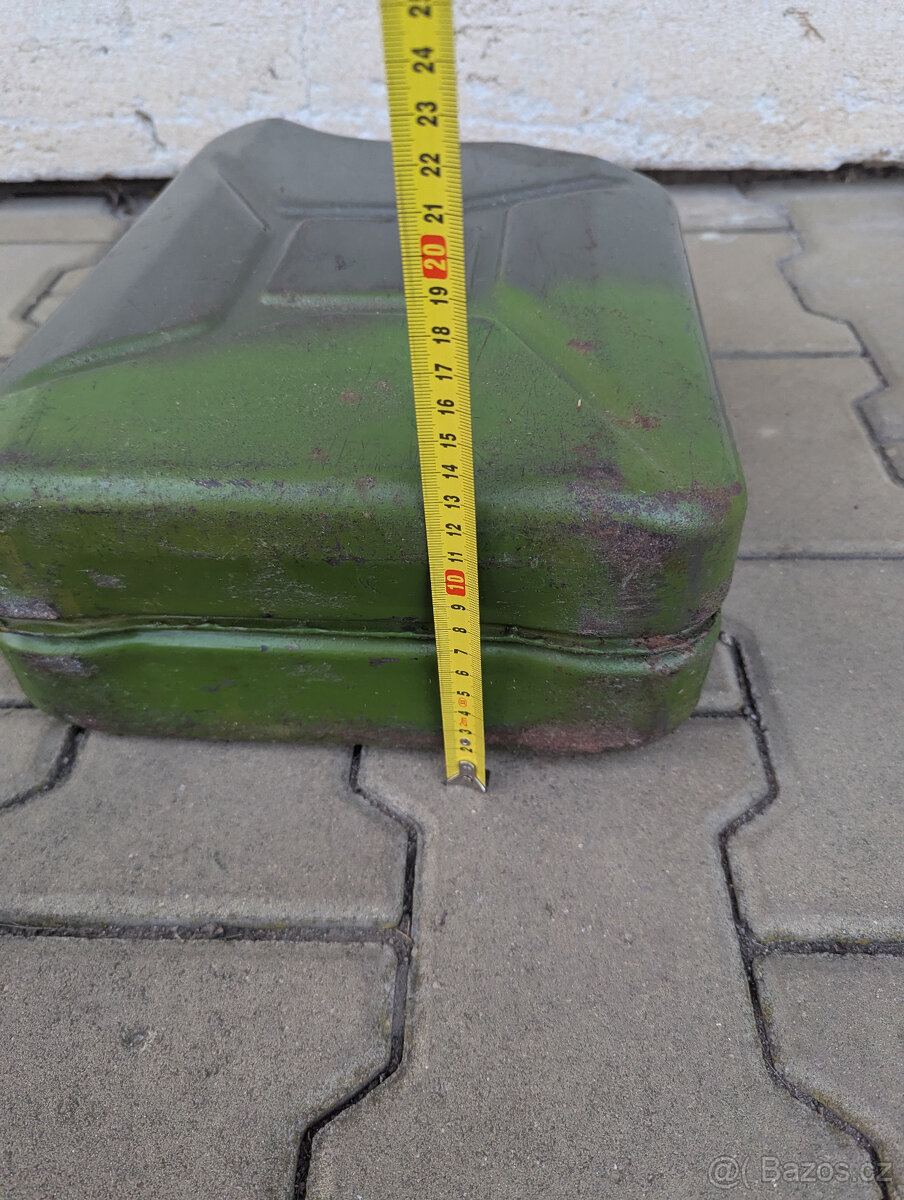 Světle zelený kanystr - 12