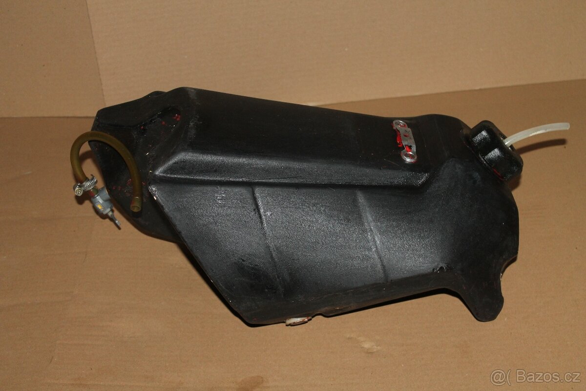 ČZ 125/519 Rám, nádrž , molitan sedla a další díly - 12