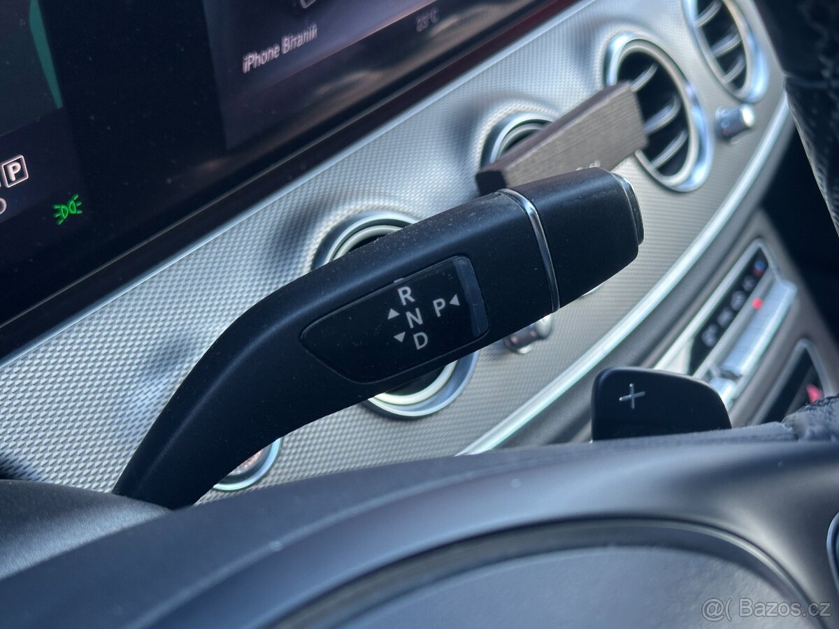 Mercedes-Benz E 220 2016 - 12