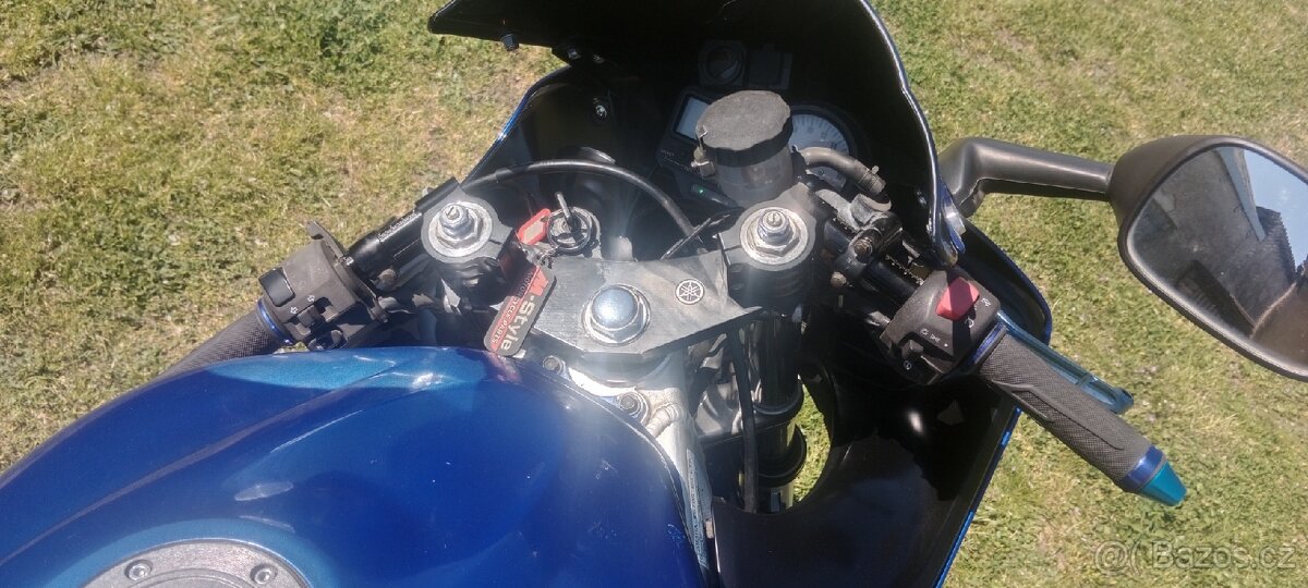 Yamaha R6 - 12