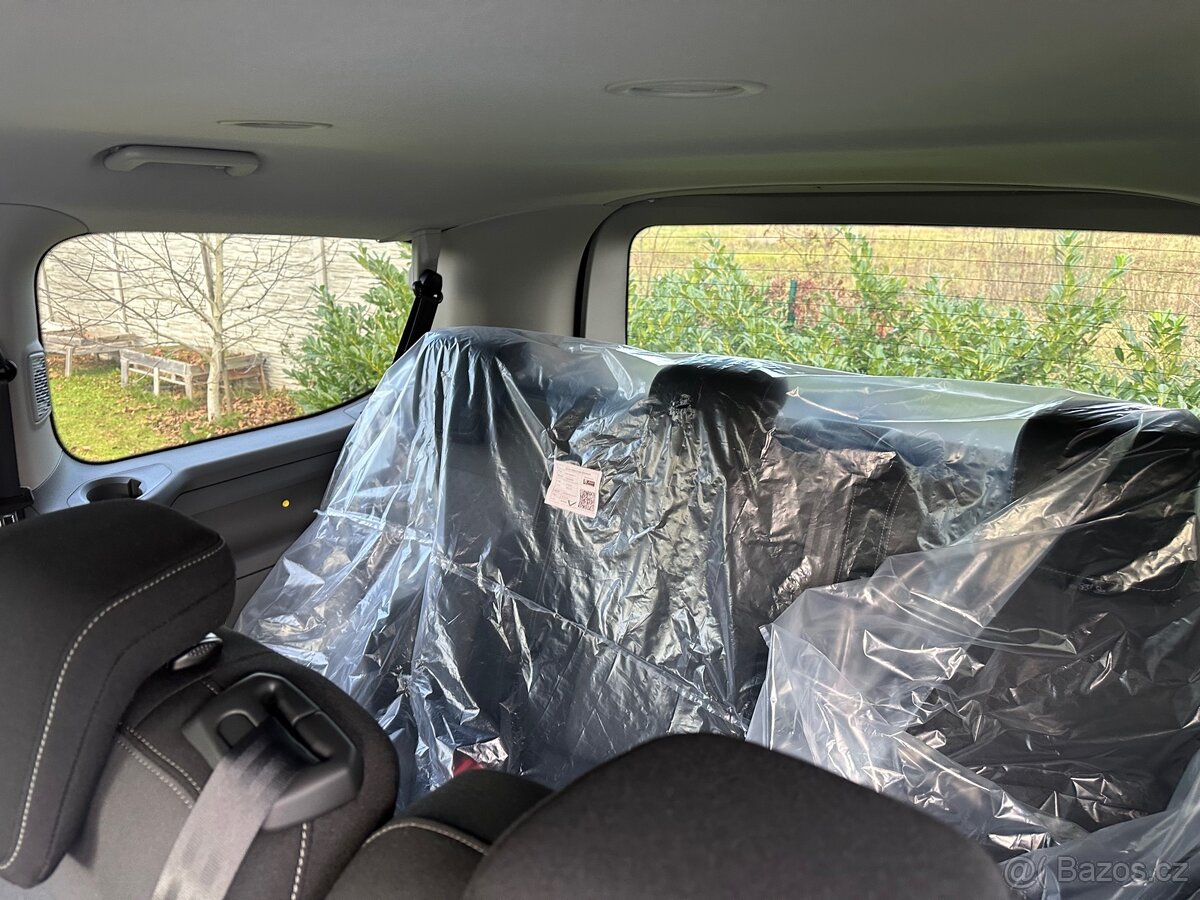 Volkswagen T7 Caravelle - 12