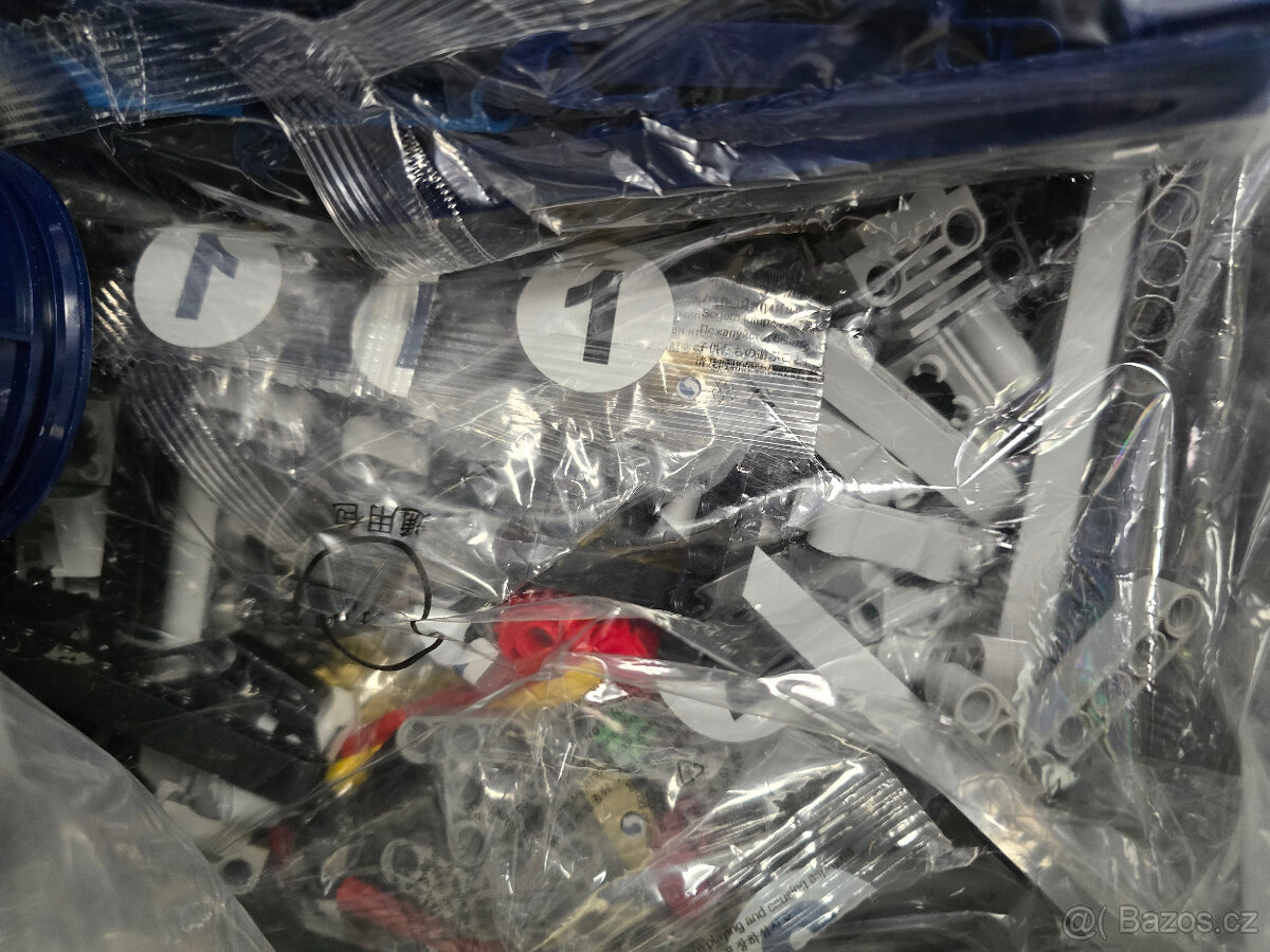 Stavebnice Technic Bugatti Chiron 42083 (náhrada) - 12