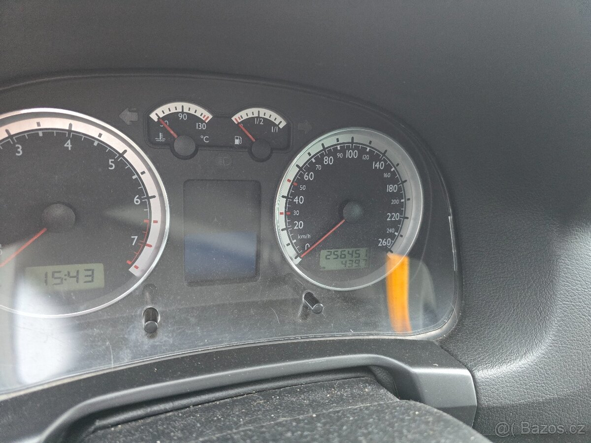 Volkswagen Bora 1.6 77kW - 12