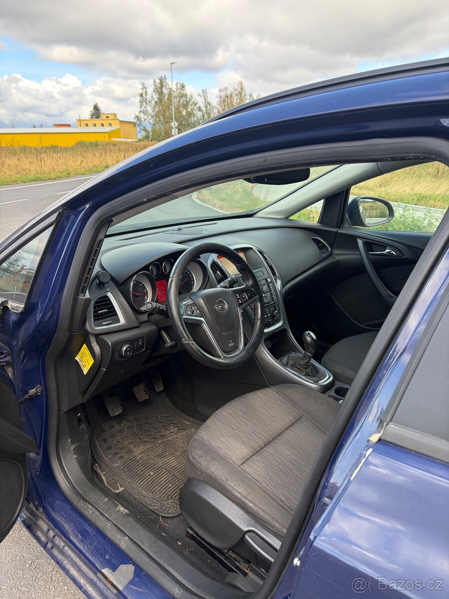 Opel Astra J 1.6 cdti - 12