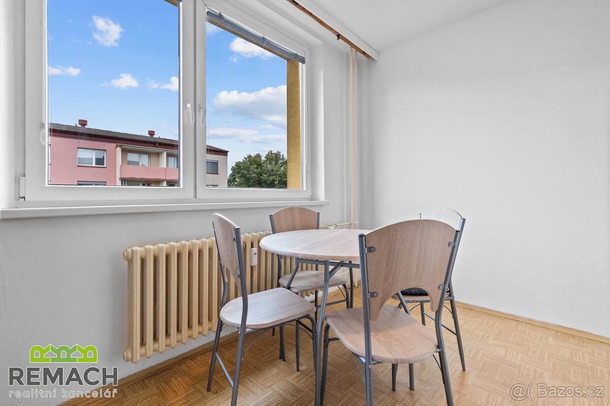 Pronájem, byt 2+1, 54 m2 + balkon 5 m2, Uherské Hradiště, ul - 12