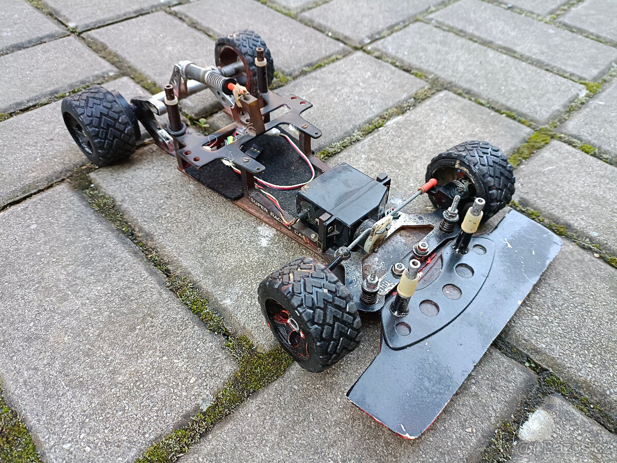 Starší rc auto silniční cestovní dělané na elektro motor - 12