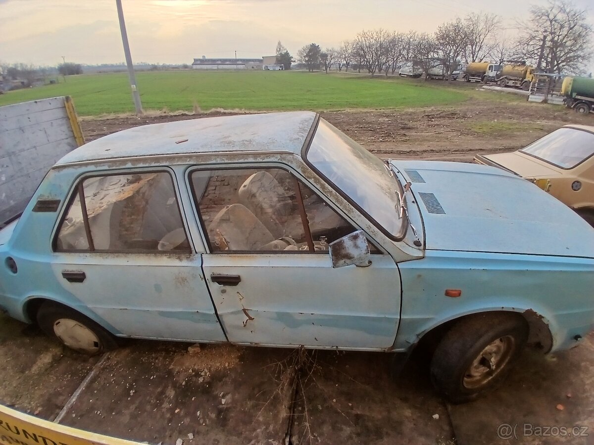 Škoda 105 (asi) - 12