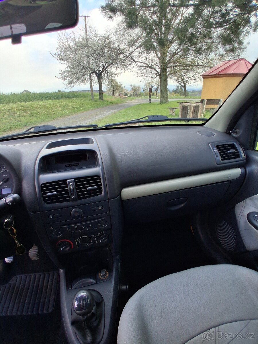 Renault Clio 1.5 dci - 12
