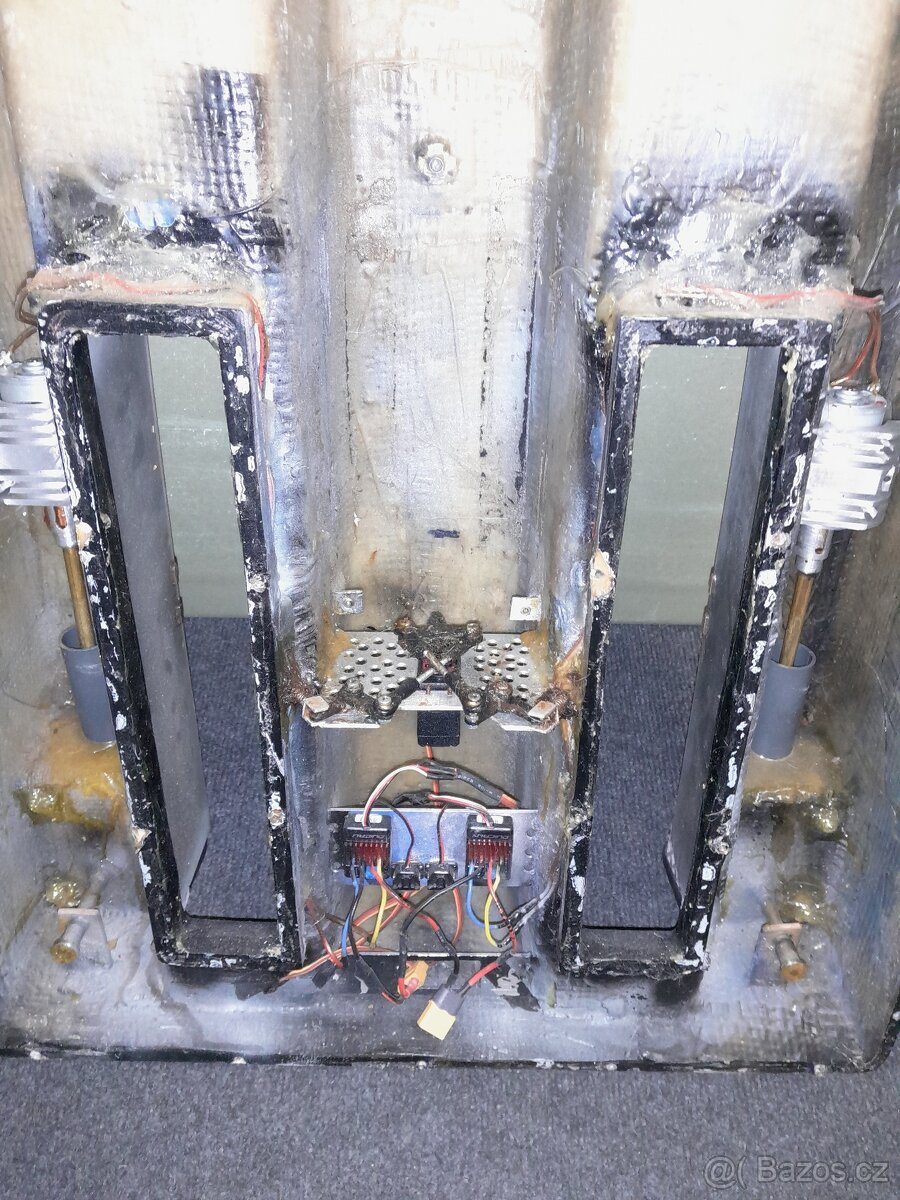 Zavážecí loďka velký AMUR zakázková výroba - 12