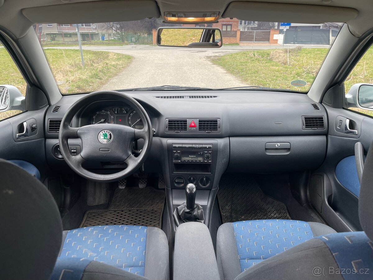 Prodám Škoda Octavia combi 1.6i - 12