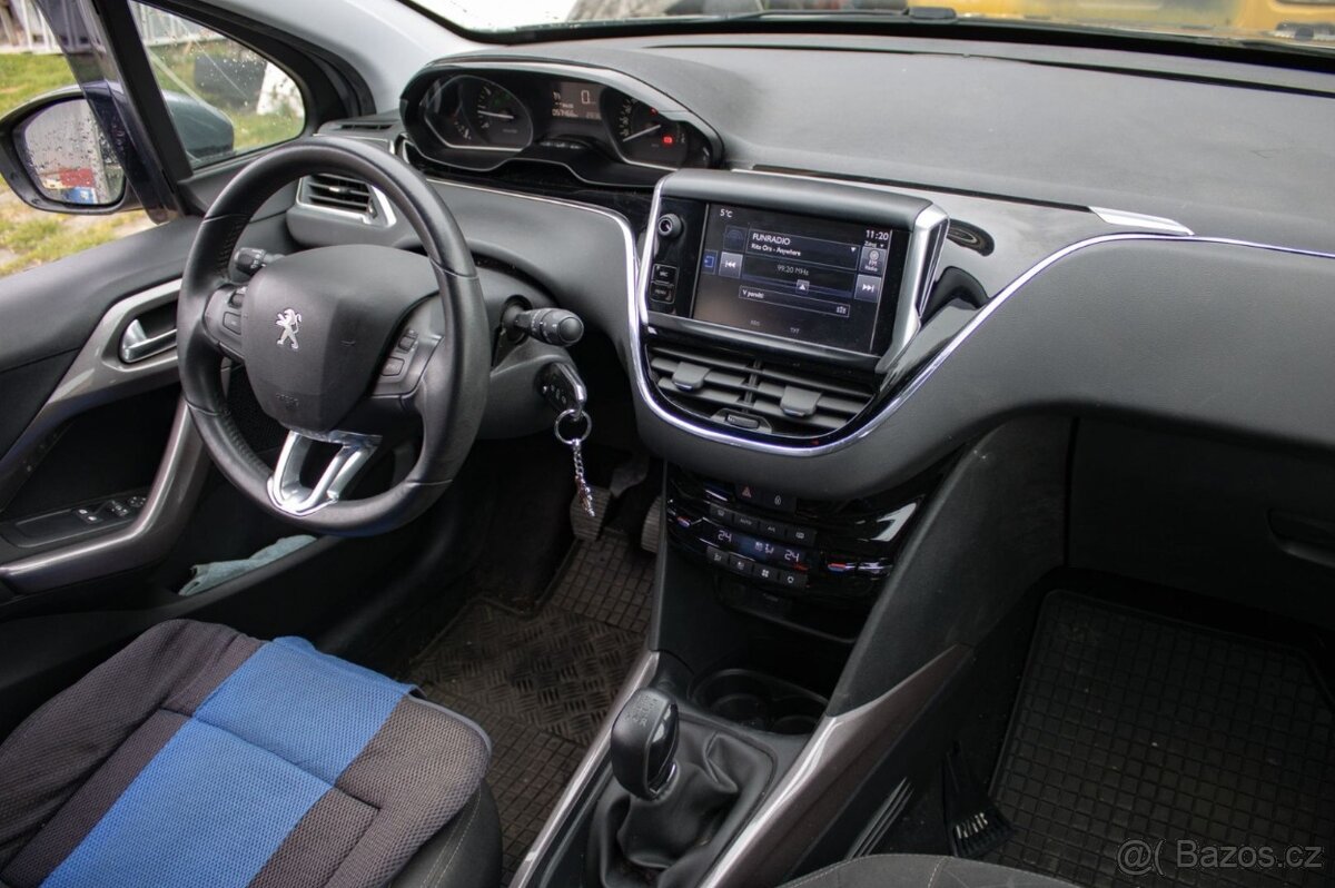 Peugeot 2008 1.2 PureTech 81 kW - 12