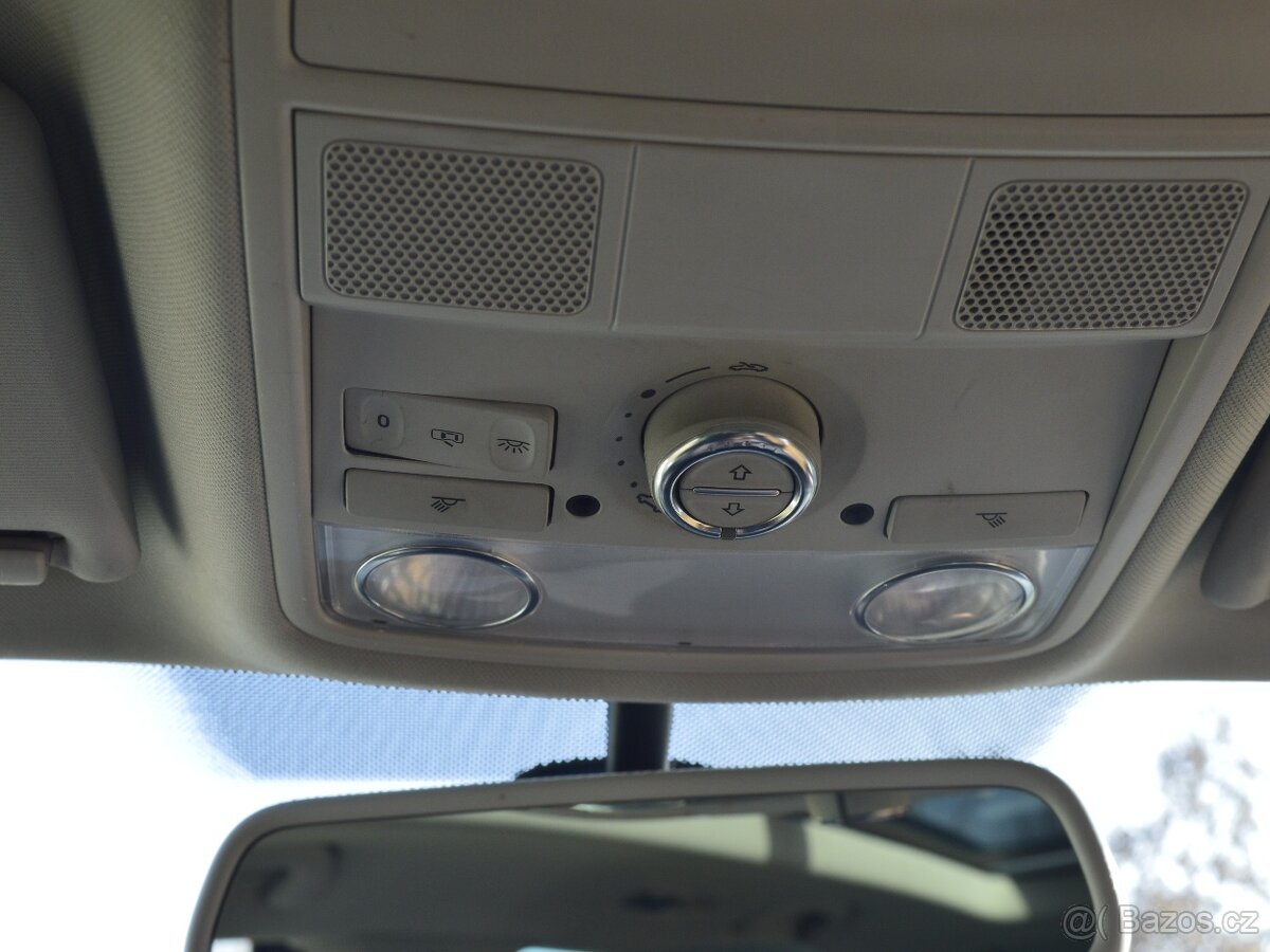 VW Golf VI kombi 2,0 103 kw po 1. majiteli z DE - 12