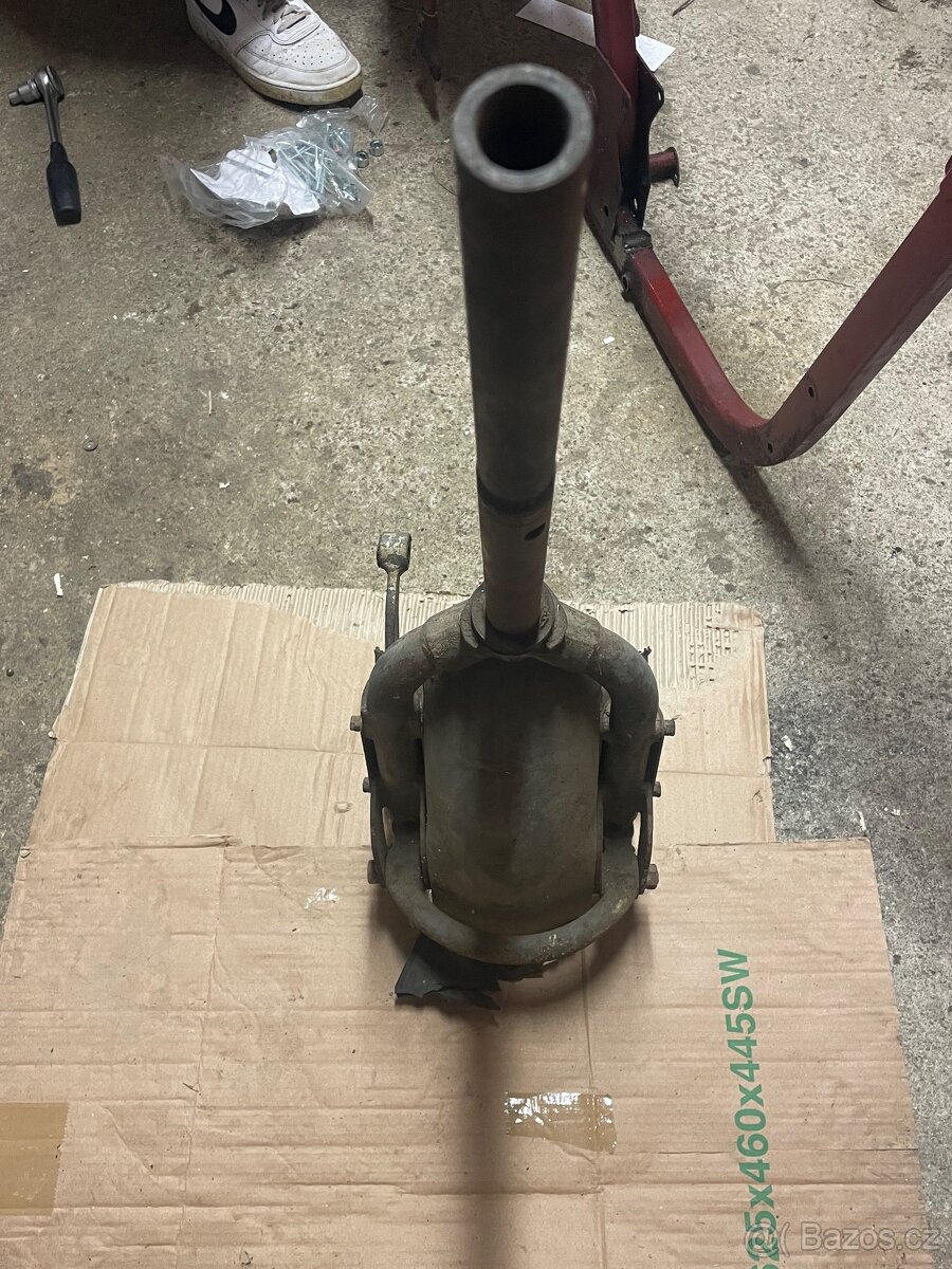 Díly na jawa panelka,skútr “prase” a péráka - 12