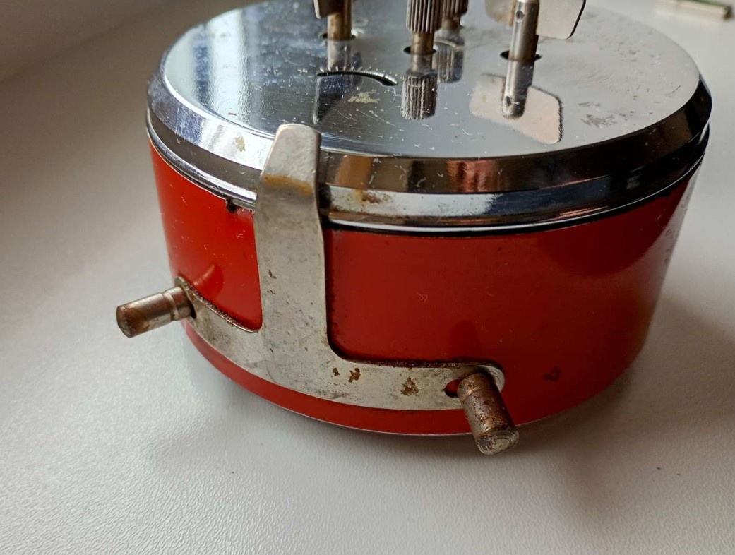 2x starý budík Prim - 12