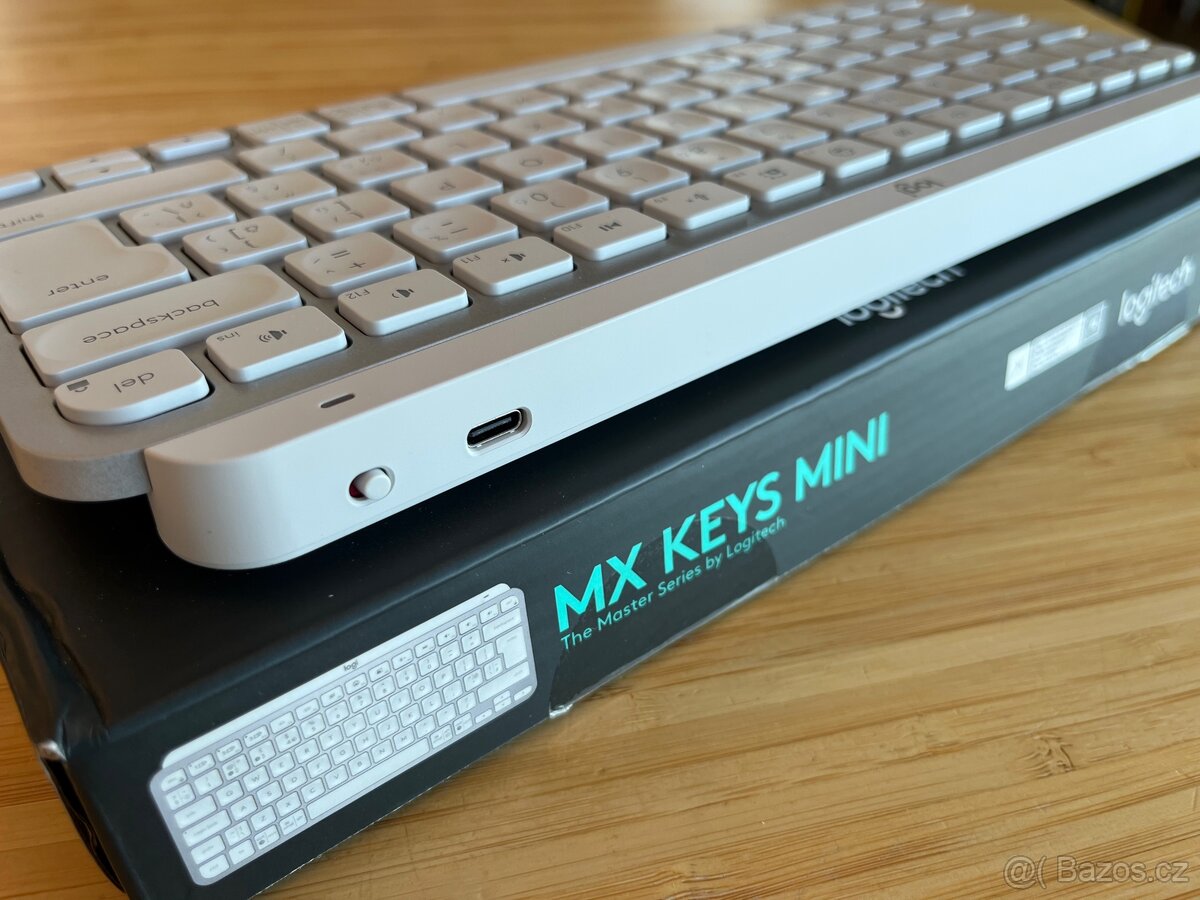 Bezdrátová klávesnice Logitech - 12