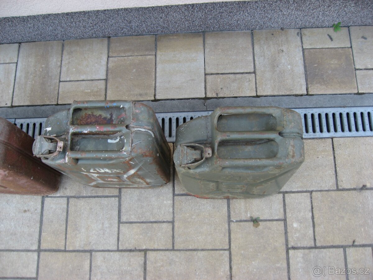 Prodám plechové kanystry ČSA - 12